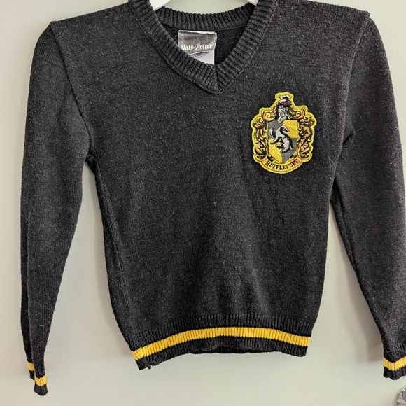 Kid's Small Harry Potter Sweater with Hufflepuff Crest Halloween Costume EUC - Picture 1 of 8